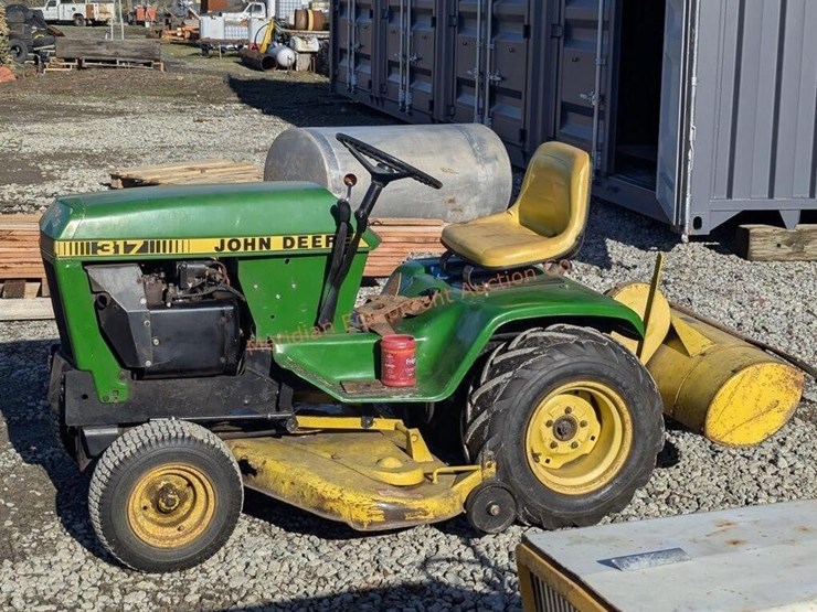 john-deere-317-image-9