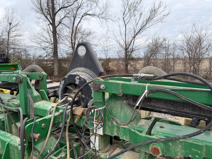 john-deere-12-image-67