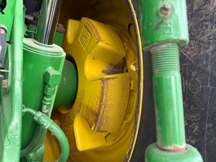 2023-john-deere-8r-310-image-11