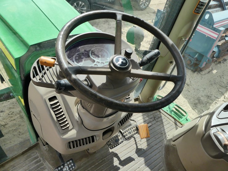 2014-john-deere-6140r-image-13