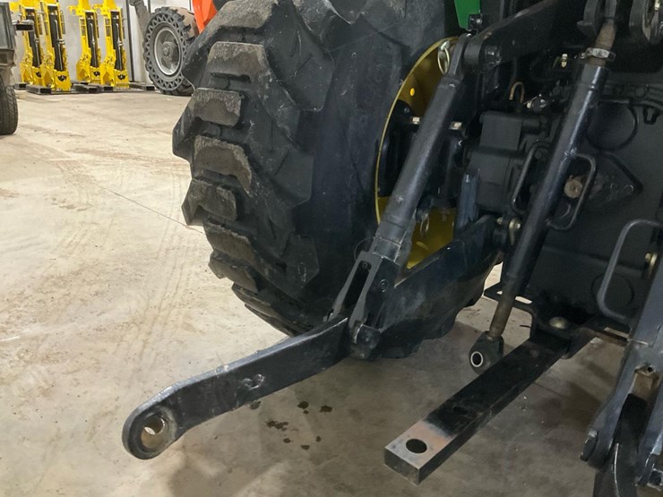 2010-john-deere-3520-image-36