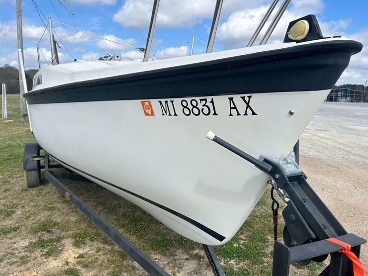 macgregor-25'-sailboat-image-10