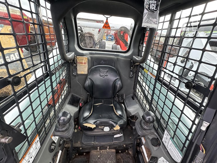 2014-bobcat-s590-image-14