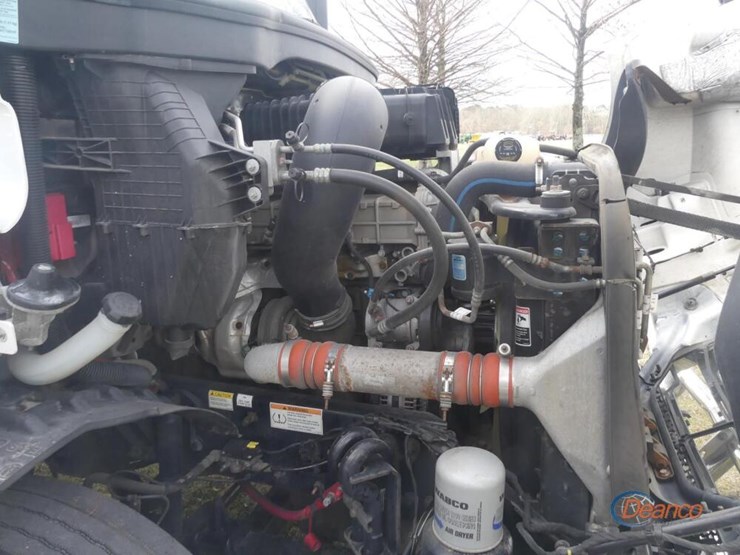 2021-freightliner-cascadia-116-image-10