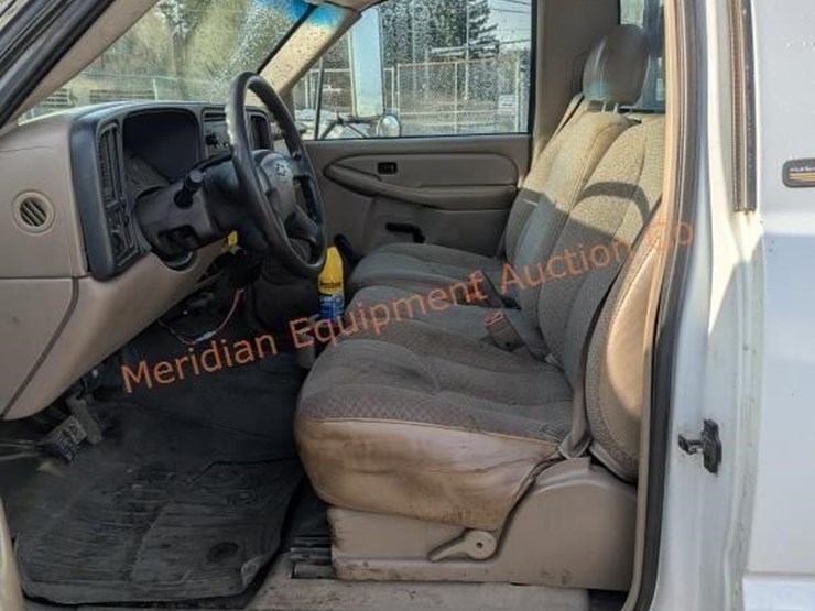 2003-chevrolet-3500-image-23