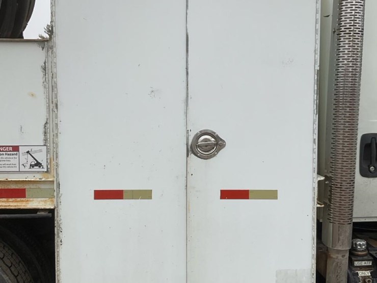 2014-international-7300-image-100