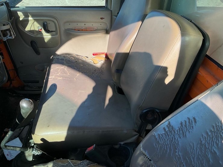 2004-gmc-topkick-image-93