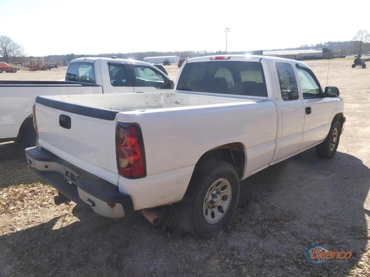 2005-chevrolet-1500-image-2