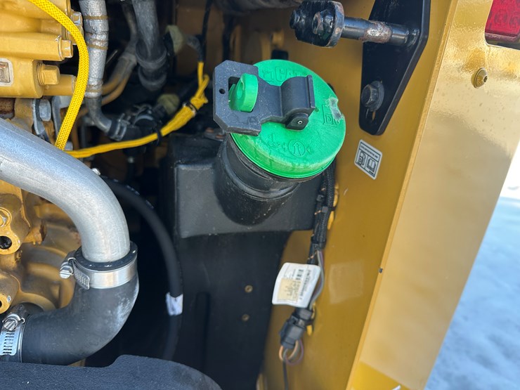 2018-caterpillar-236d-image-42