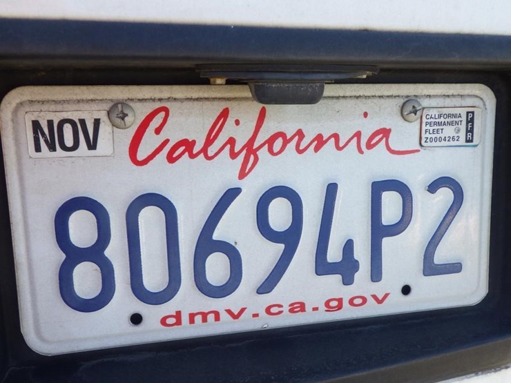 2018-chevrolet-express-2500-image-17