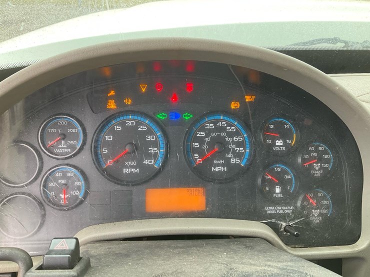 2014-international-7300-image-135