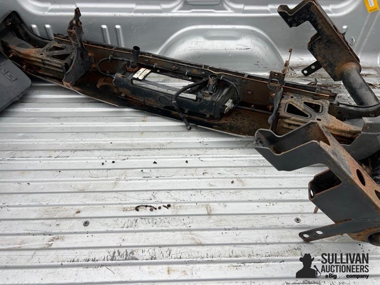 2015-gmc-3500-image-12