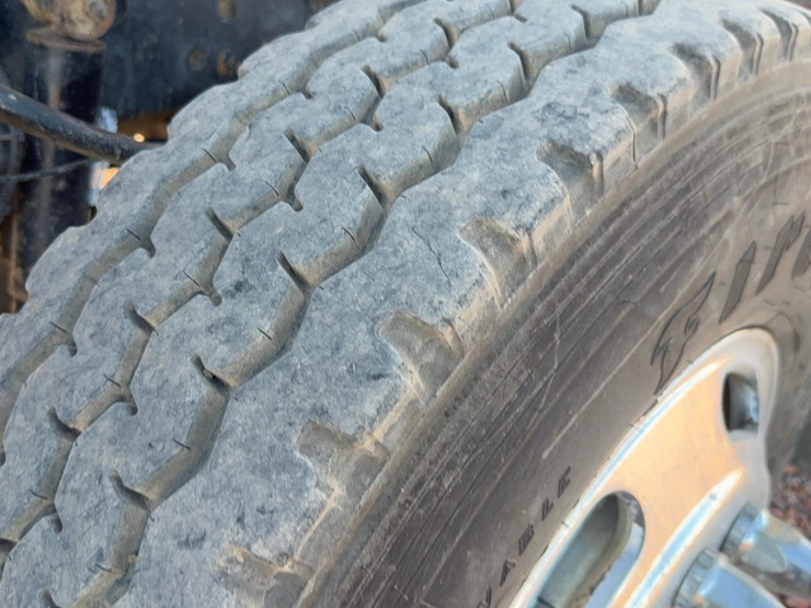 2004-kenworth-w900-image-19