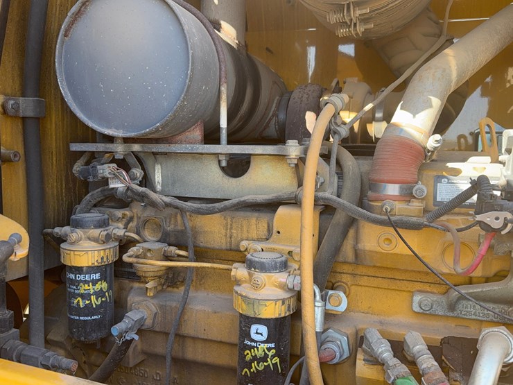 2011-deere-524k-image-16