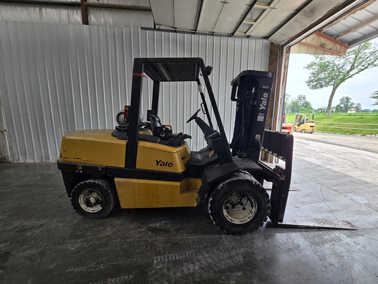 #1354-•-1999-yale-gdp-120-forklift-image-1