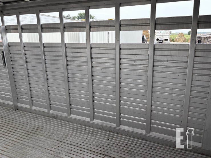 1995-featherlite-24-ft-image-11