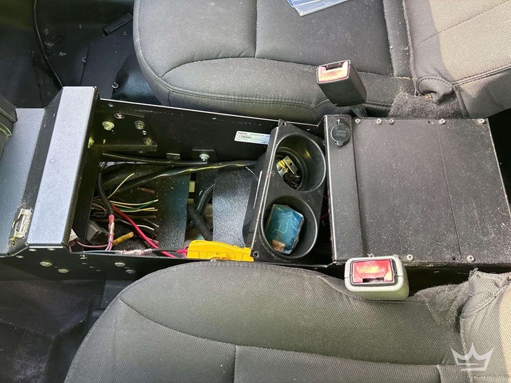 2016-ford-explorer-image-17