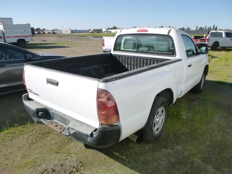 2014-toyota-tacoma-image-3