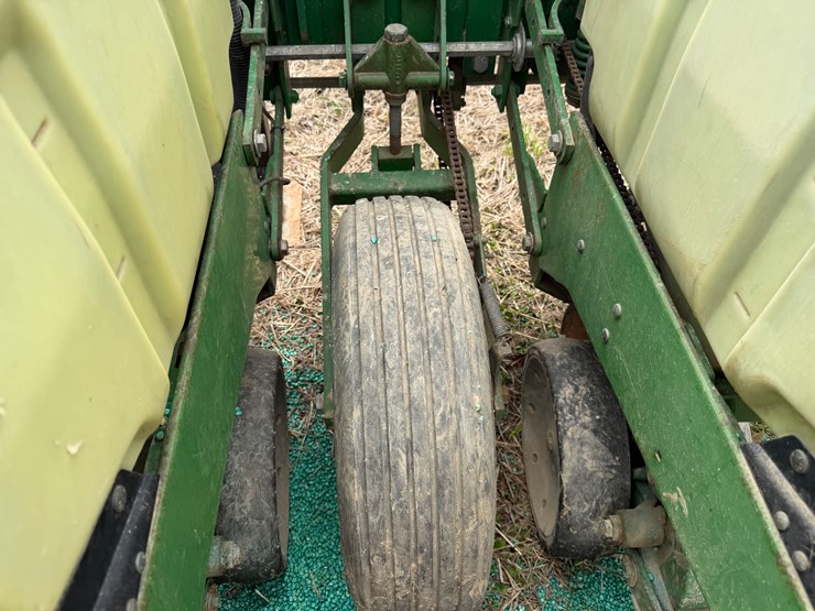 john-deere-12-image-6