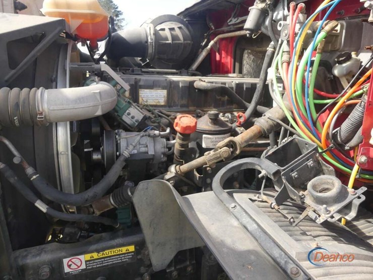 2004-volvo-truck-tractor,-s/n-4v4kc9gh04n352976:-t/a,-day-cab,-ve-d12-465-eng.,-eaton-10-sp.,-wet-kit,-11r24.5-tires,-487k-mi.-image-9