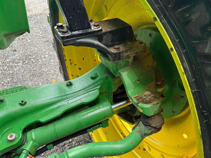 2013-john-deere-8235r-image-25