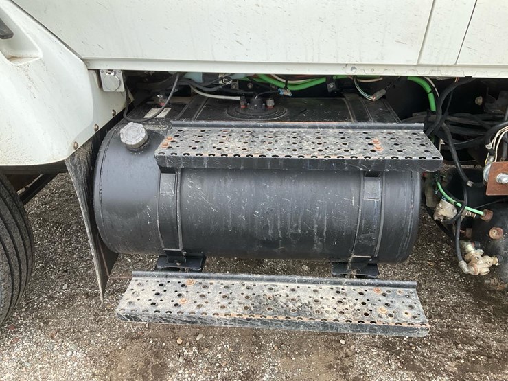 2014-international-7300-image-27