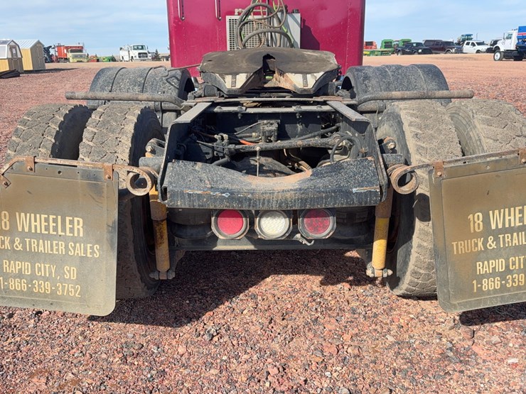 2004-kenworth-w900-image-27