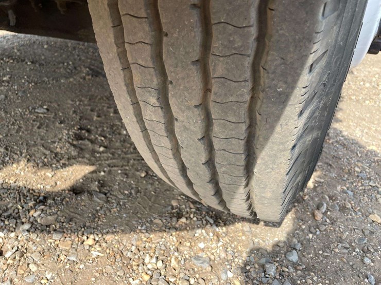 2001-ford-f650-image-23