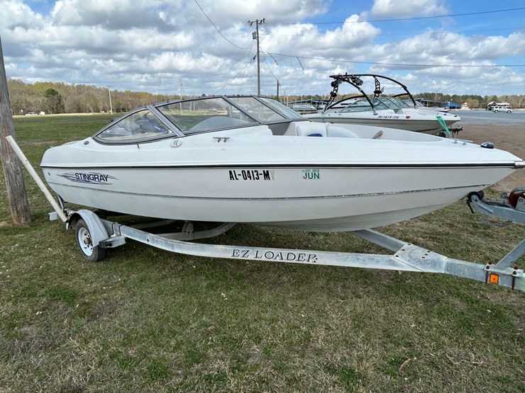 2007-stingray-180rx-ski-boat-image-4