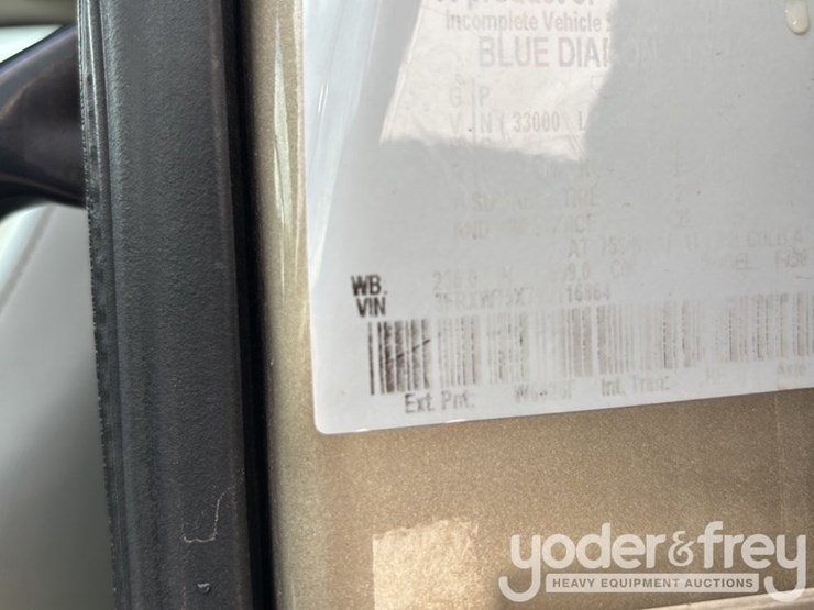 2009-ford-750-image-60