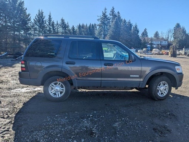 2006-ford-explorer-xlt-image-6