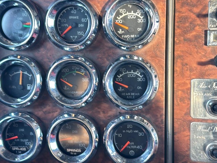 2005-kenworth-t800-image-65