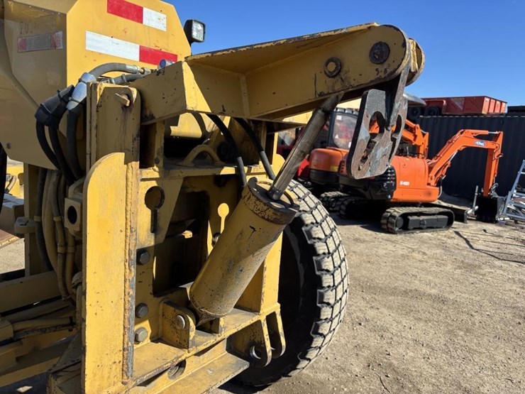 caterpillar-143h-image-15