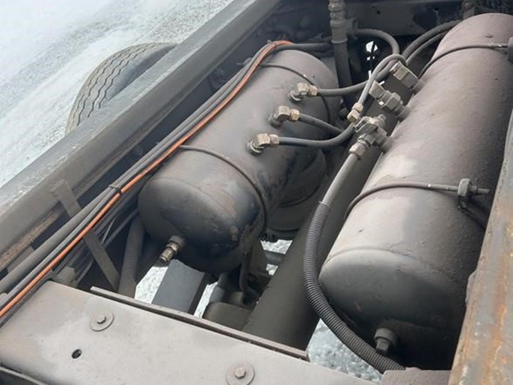 1997-peterbilt-357-image-67