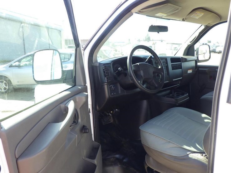 2005-chevrolet-express-2500-image-5