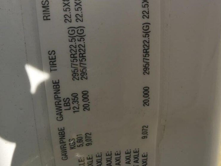 2023-freightliner-cascadia-116-image-19