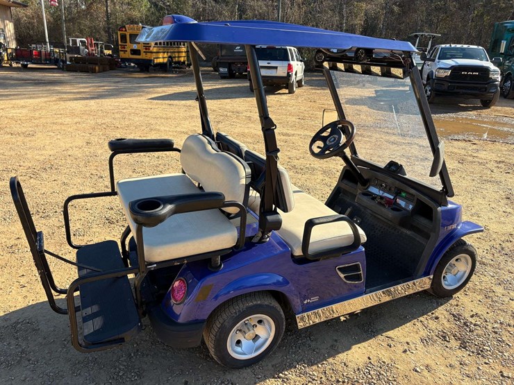 2007-tomberlin-32v-electric-golf-cart-image-3