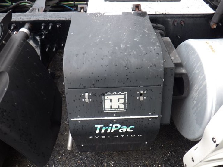 2017-freightliner-cascadia-125-evolution-image-8