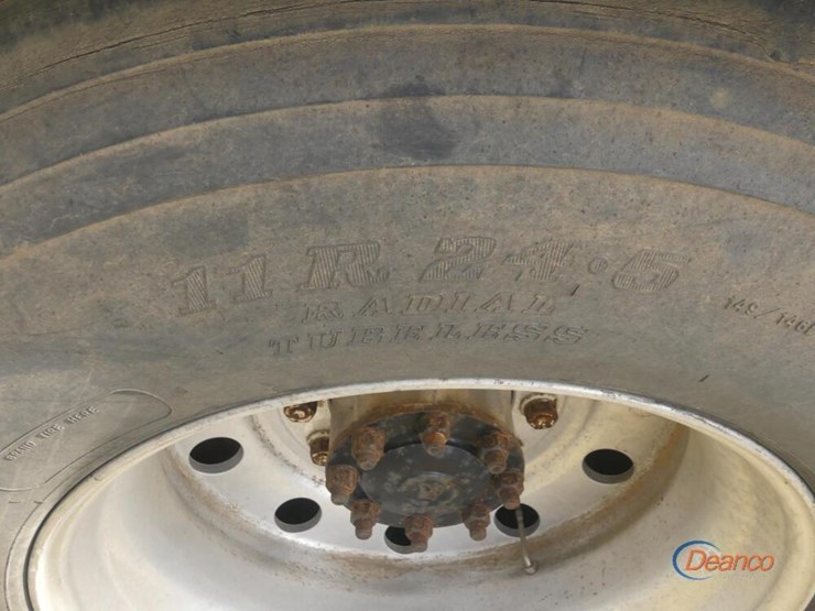 2004-volvo-truck-tractor,-s/n-4v4kc9gh04n352976:-t/a,-day-cab,-ve-d12-465-eng.,-eaton-10-sp.,-wet-kit,-11r24.5-tires,-487k-mi.-image-8