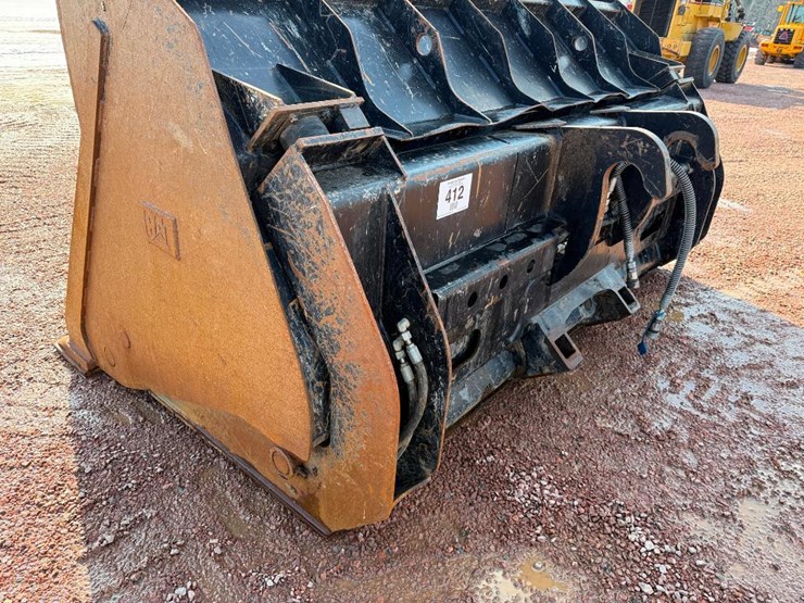 caterpillar-120-image-16