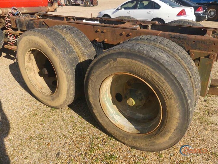 1981-mack-r685st-image-4