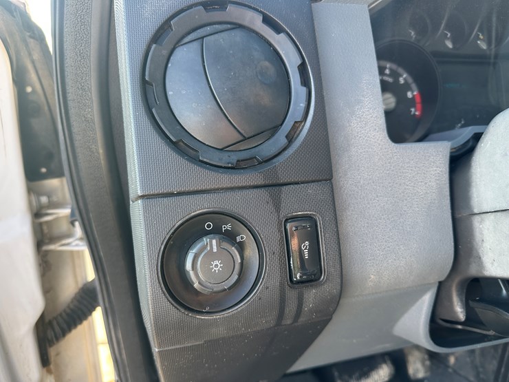 2015-ford-f350-image-31