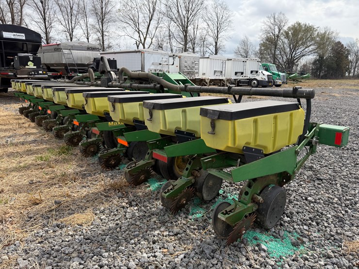 john-deere-12-image-5