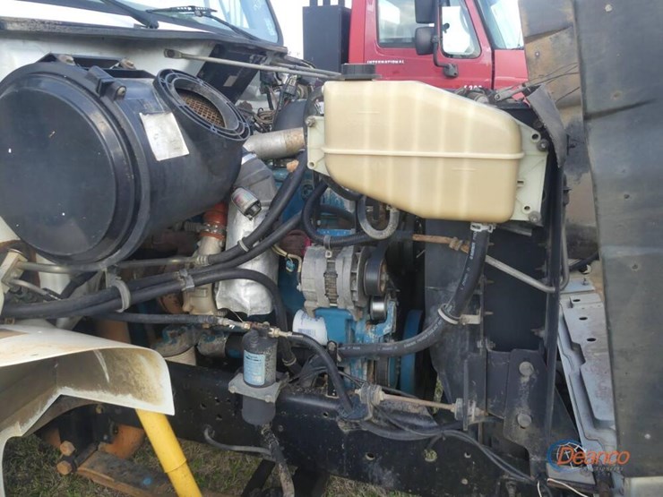 2000-international-4700-image-8