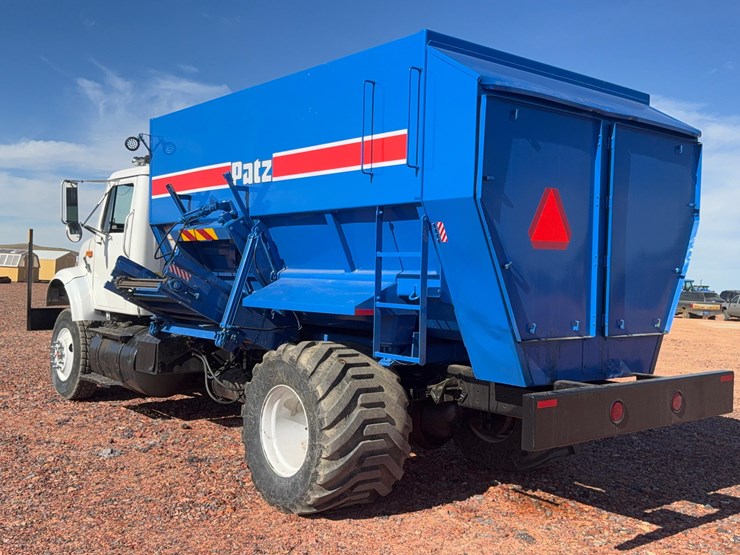 1995-international-8100-image-6