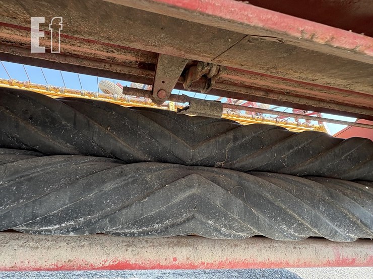 new-holland-492-image-9