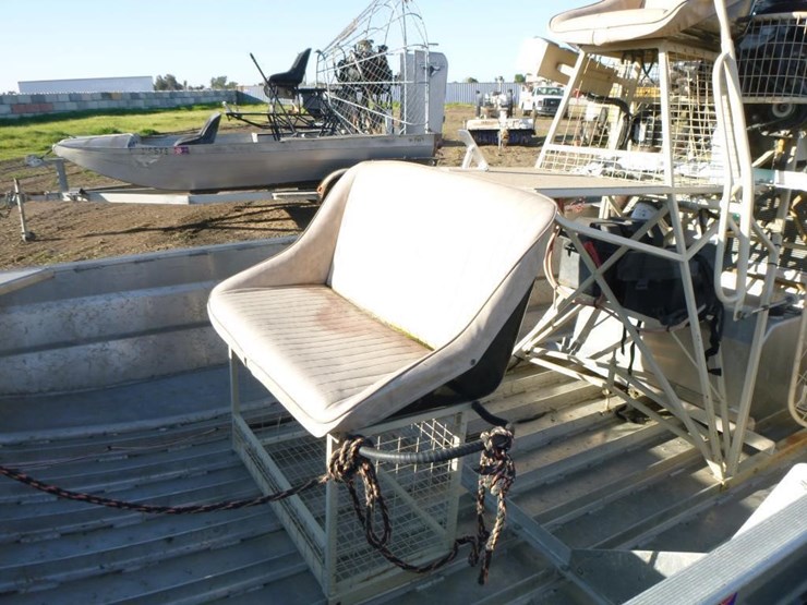 2001-unknown-trailer-image-7