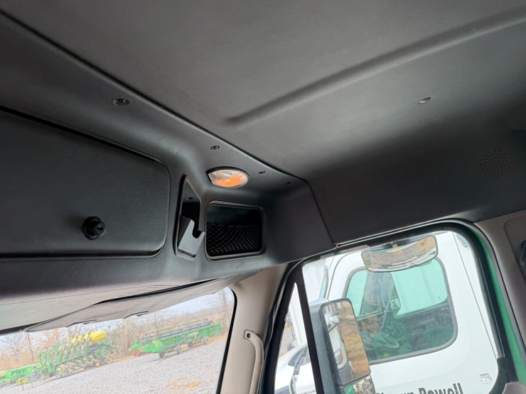 #40990-•-2019-freightliner-cascadia-s/a-daycab-truck-tractor-vin:-3akjgbdv5ksks6034-image-65