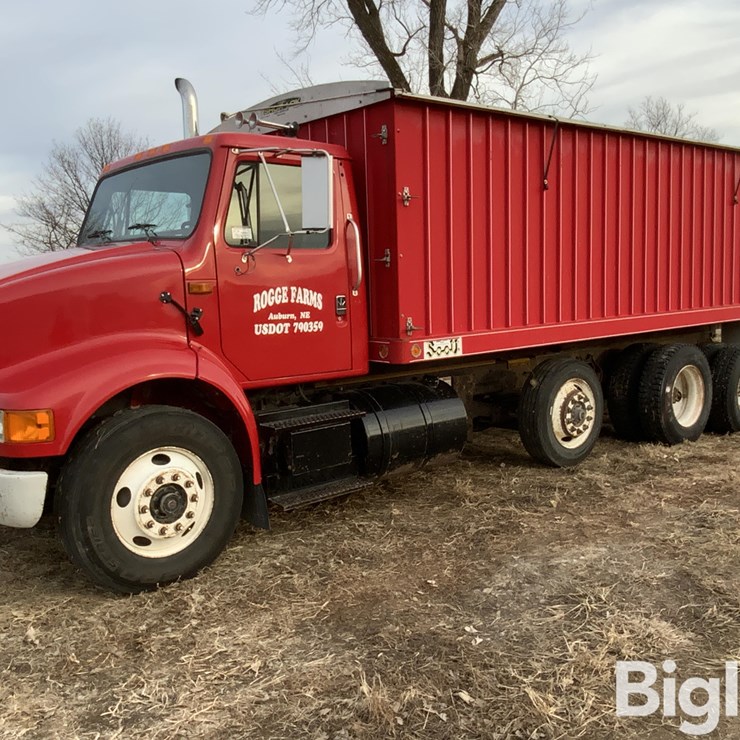 1993 INTERNATIONAL 8100