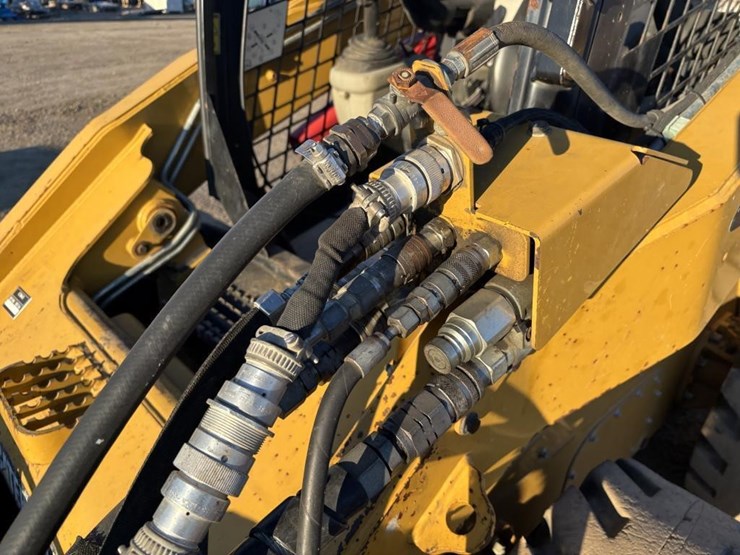 caterpillar-262c2-image-13